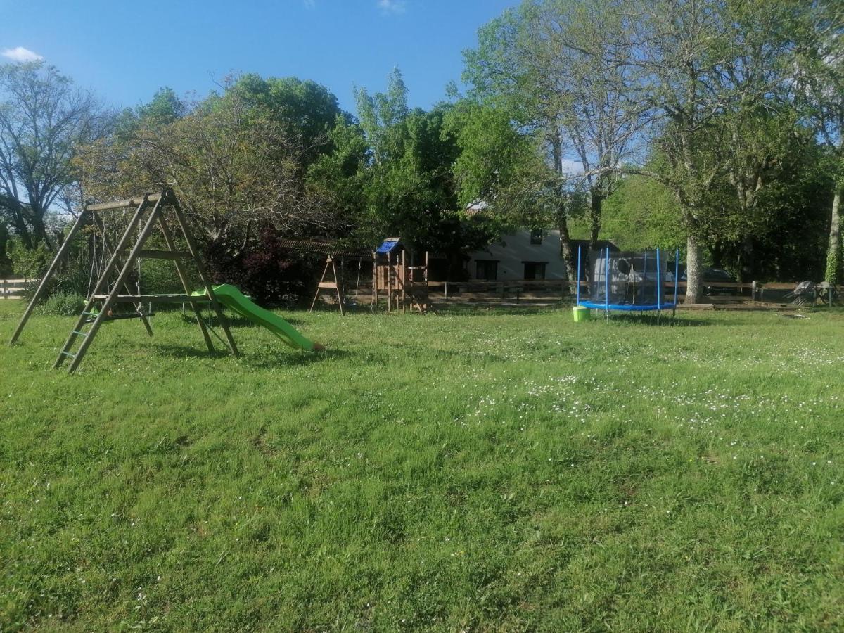Emplacement Tente Camping Car Saint-Aubin-de-Nabirat Екстер'єр фото